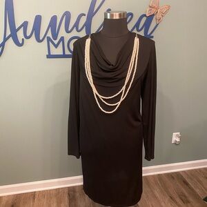Black dress with Pearls